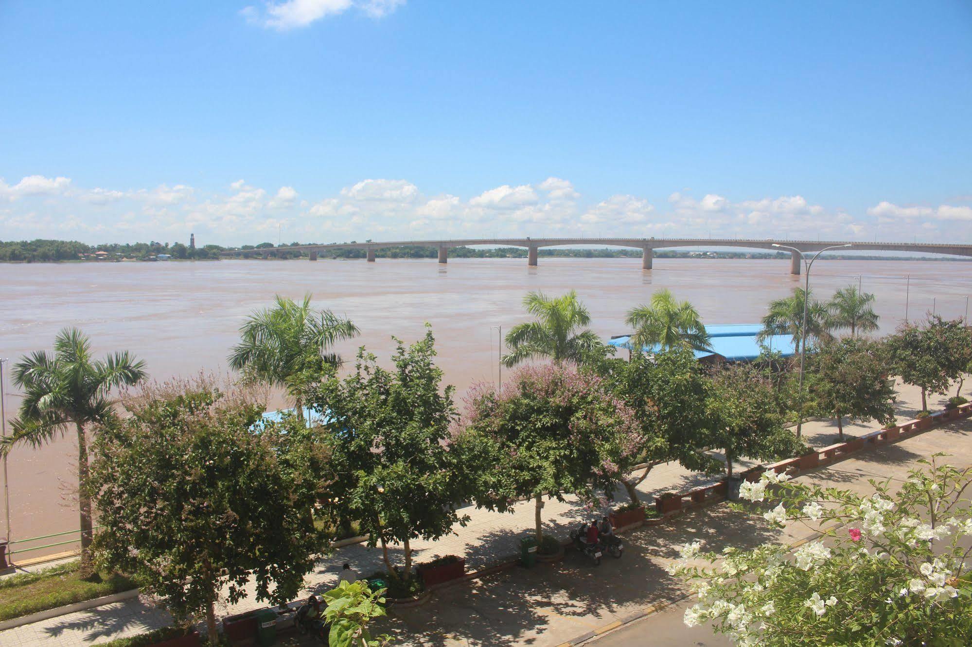 Monorom 2 Vip Hotel Kampong Cham Exterior foto